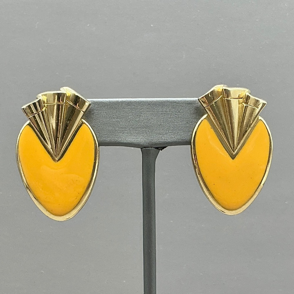 Avon Earrings Womens Yellow Vintage Pleated Fanfare Gold Tone Enamel Post Backs